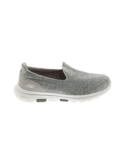 Pre-owned Skechers Sneakers In Gray