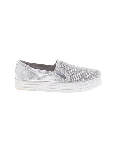 Pre-owned Skechers Sneakers In Silver