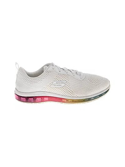Pre-owned Skechers Sneakers In White