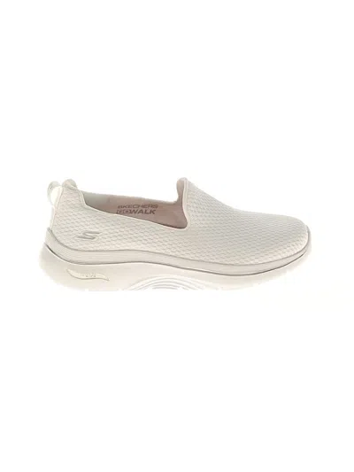 Pre-owned Skechers Sneakers In White