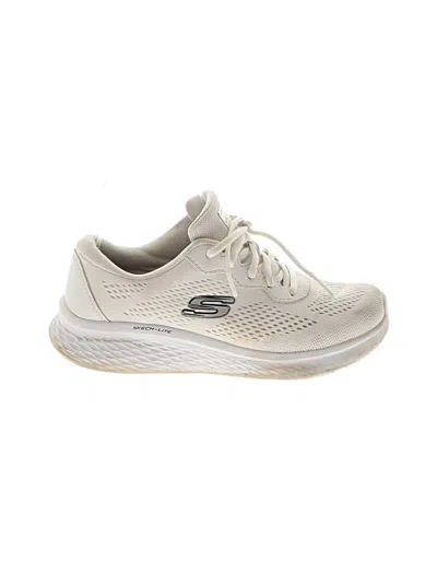 Pre-owned Skechers Sneakers In White