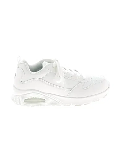 Pre-owned Skechers Sneakers In White