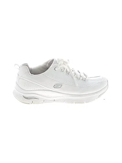 Pre-owned Skechers Sneakers In White