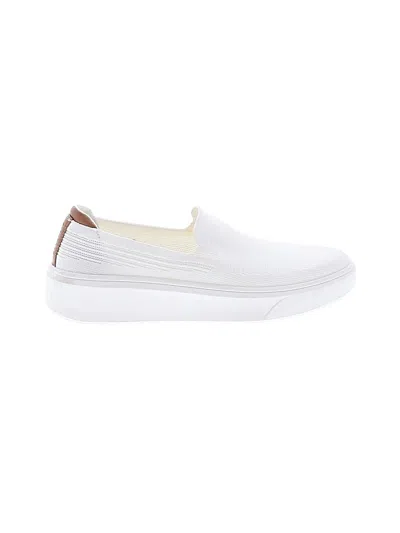 Pre-owned Skechers Sneakers In White