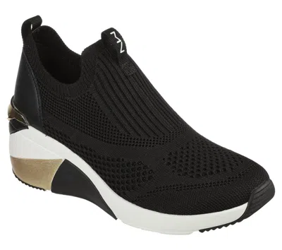Skechers The Wedge Sneaker In Black