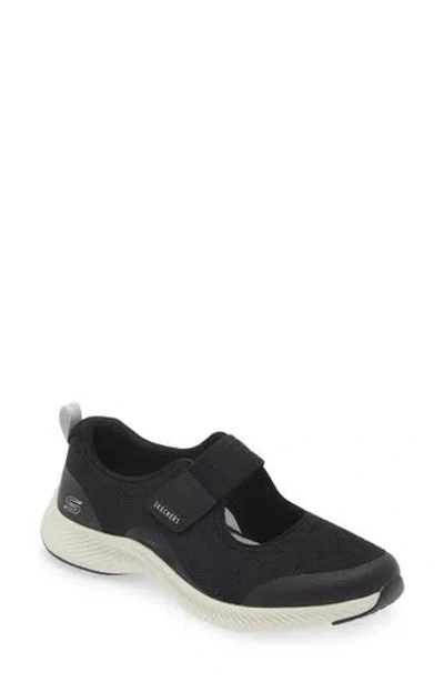 Skechers Vapor Foam Move Breezy Slip-on Sneaker In Black/white