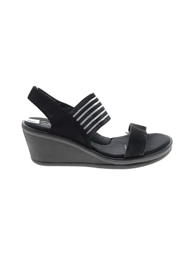 Pre-owned Skechers Wedges In Black