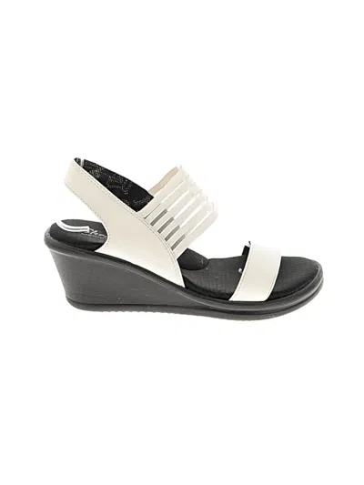 Pre-owned Skechers Wedges In Ivory