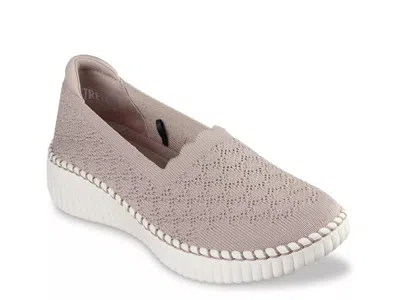 Skechers Wilshire Blvd Slipon In Pink