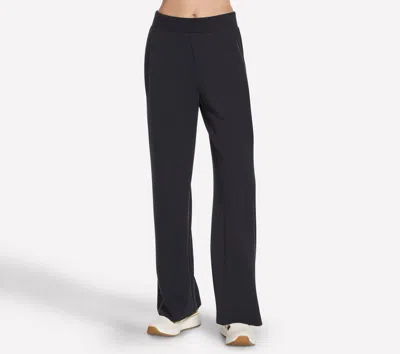 Skechers Women's Cozy Luxe Relaxed Pants In Black