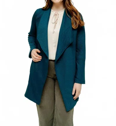 Skies Are Blue Cecelia Quilted Jacket In Teal In Blue