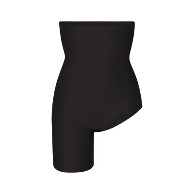 Skims Body In Black