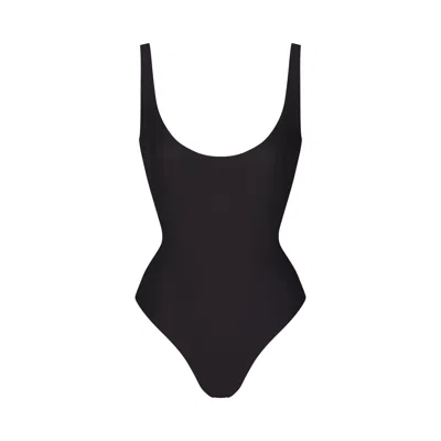Skims Body In Black