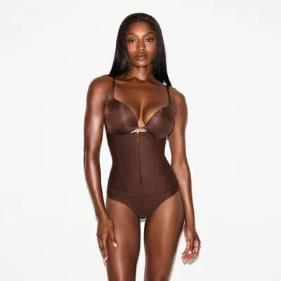 Skims Body In Brown