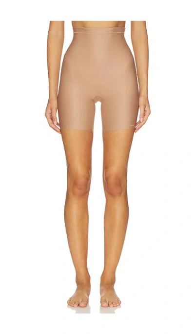 Skims Body Cs Mid Rise Short In Neutral