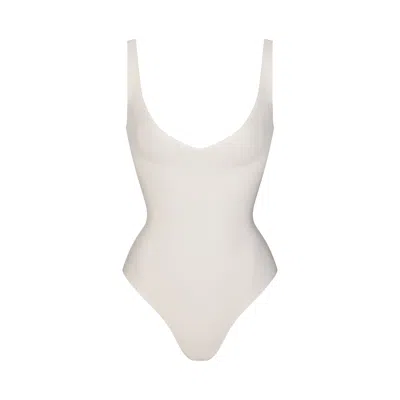 Skims Body In Ivory