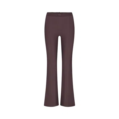 Skims Body In Raisin