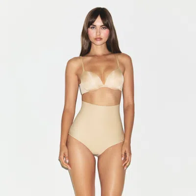 Skims Body In Neutral