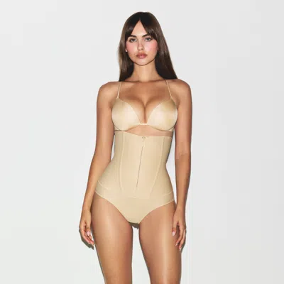 Skims Body In Neutral