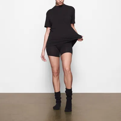 Skims Boyfriend In Black