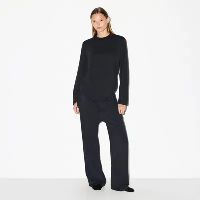 Skims Boyfriend In Black