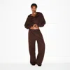 Skims Boyfriend Fleece In Brown