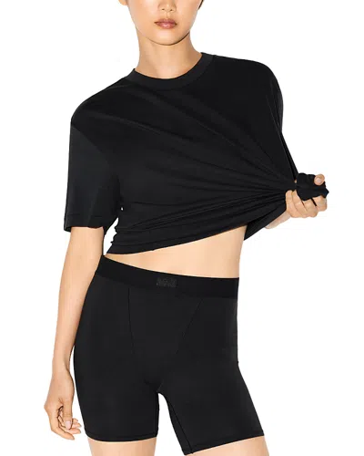 Skims Boyfriend T Shirt In Black