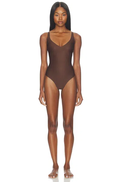 Skims Core Sculpt Plunge Bodysuit In Brown