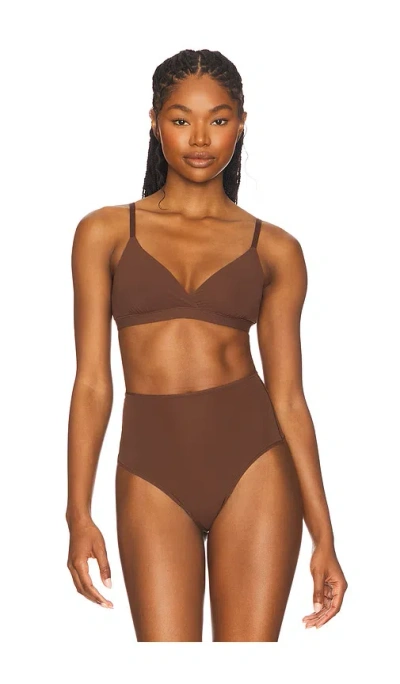 Skims Fits Everybody Crossover Bralette In Brown