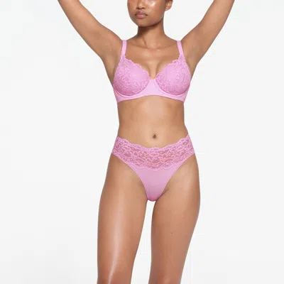Skims Fits Everybody Lace In Pink