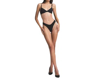 Skims Fits Everybody Plunge Underwire Bra In Onyx In Black | ModeSens