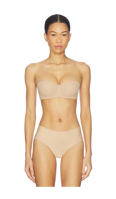 Skims Fits Everybody Strapless Bra In Neutral