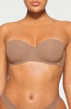 SKIMS FITS EVERYBODY STRAPLESS BRA