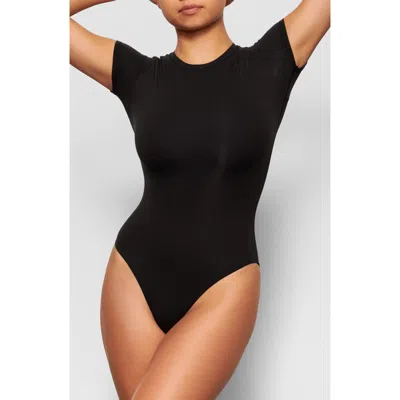 Skims Fits Everybody T-shirt Bodysuit In Onyx