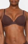 Skims Lightly Lined Wireless Bra In Cocoa