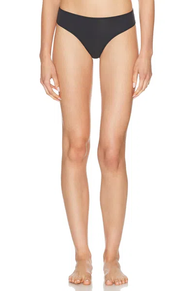 SKIMS FITS EVERYBODY THONG
