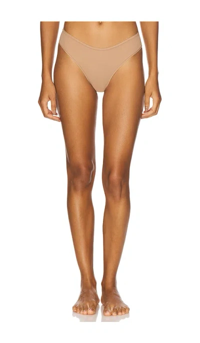 Skims Fits Everybody Thong In Brown