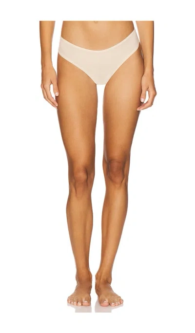 Skims Fits Everybody Thong In Sand