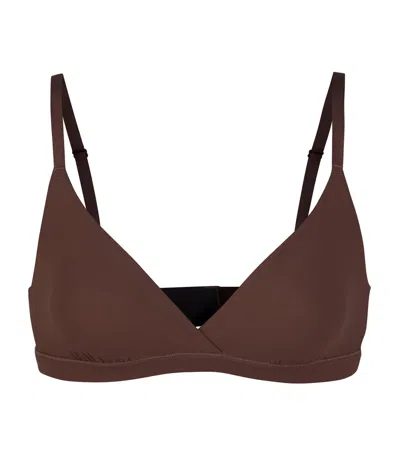 Skims Fits Everybody Triangle Stretch-woven Bra In Cocoa