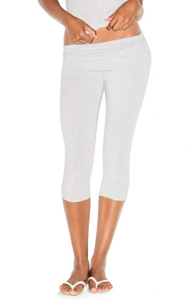 Skims Foldover Capri Leggings In Yellow