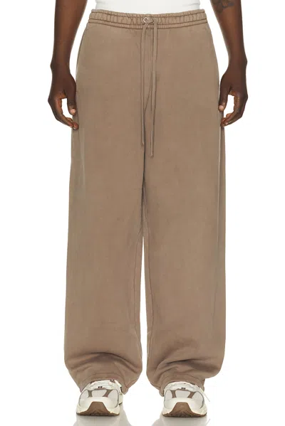 Skims Heavyweight Fleece Straight Leg Pant In Brown