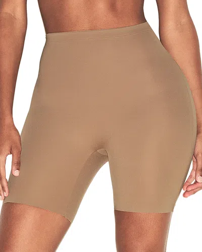 Skims Hip Enhancing Padded Shorts In Brown