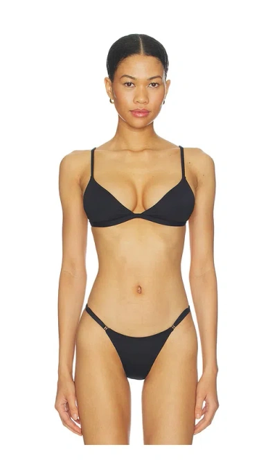 Skims Iconic Swim Triangle Bikini Top In Black