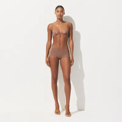 Skims Invisible In Brown