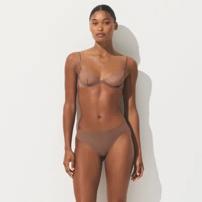 Skims Invisible In Brown