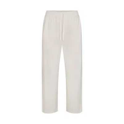 Skims Jersey Lounge In White