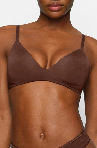 Skims Lightly Lined Wireless Bra In Cocoa