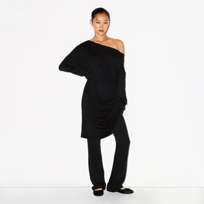 Skims Lightweight Modal In Black