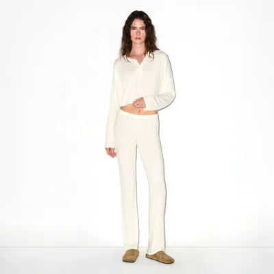 Skims Lightweight Modal In White