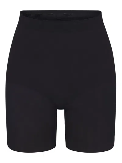 Skims Mid Thigh Shorts  In Black